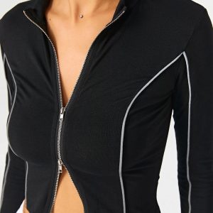 2023-womens-contrasting-color-line-standing-collar-wears-knitted-shirts